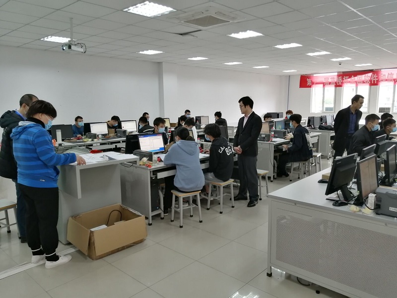科技競技展風采，我校順利承辦第十一屆“藍橋杯”大賽重慶賽區比賽